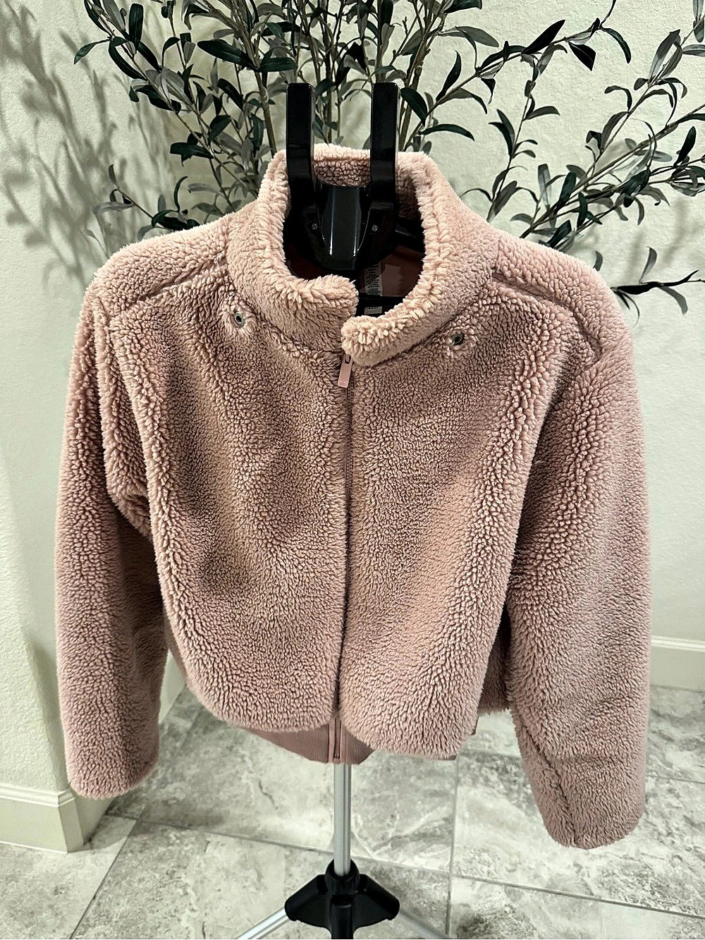 alo Teddy Fleece Jacket in Pink Small Like New - Picture 2 of 6